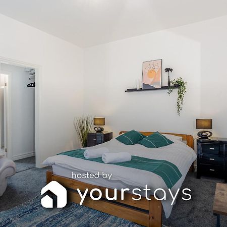 Coronation House By Yourstays - 3 Bedroom House In Newcastle-Under-Lyme Stoke-on-Trent Esterno foto