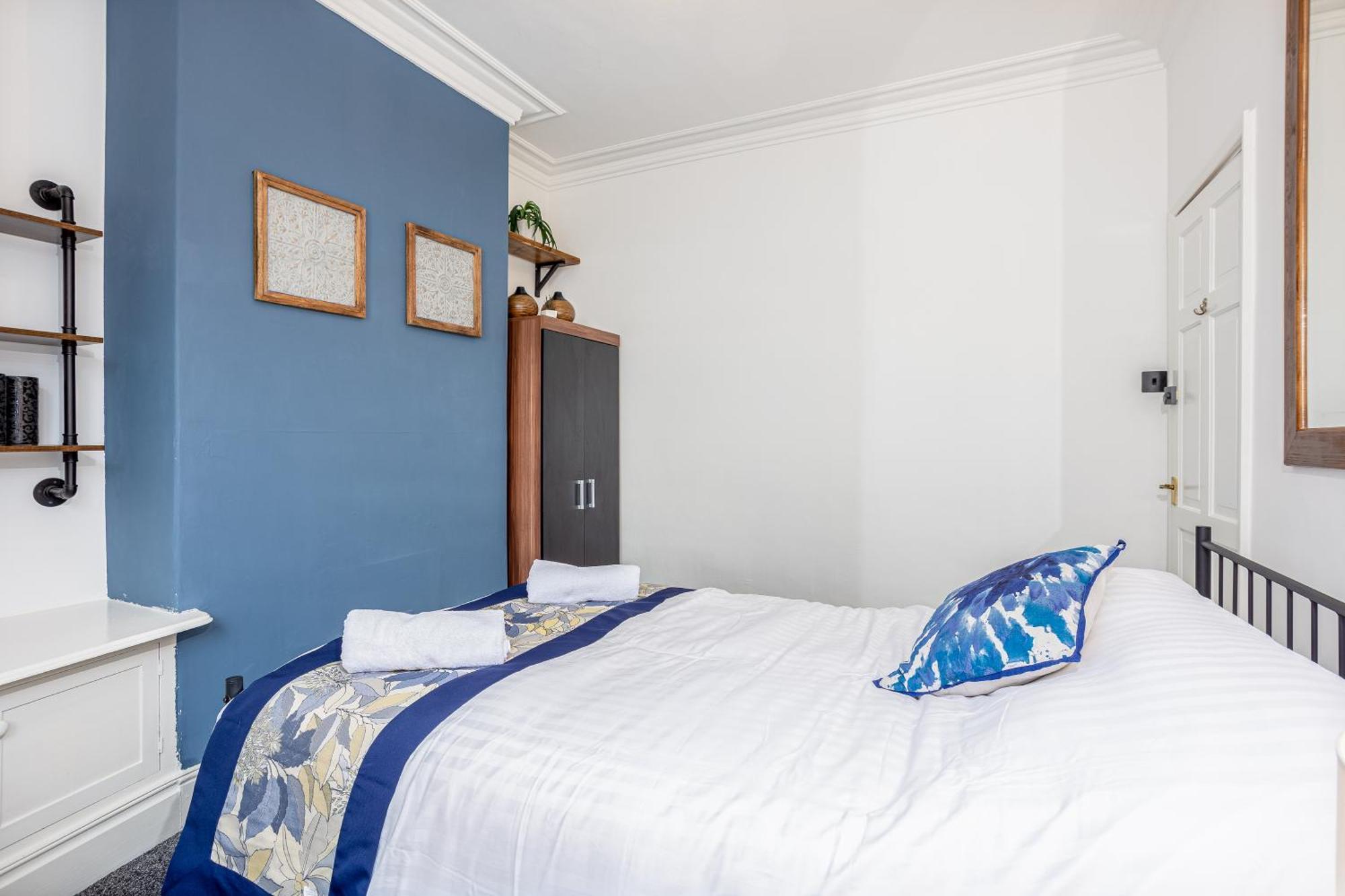 Coronation House By Yourstays - 3 Bedroom House In Newcastle-Under-Lyme Stoke-on-Trent Esterno foto