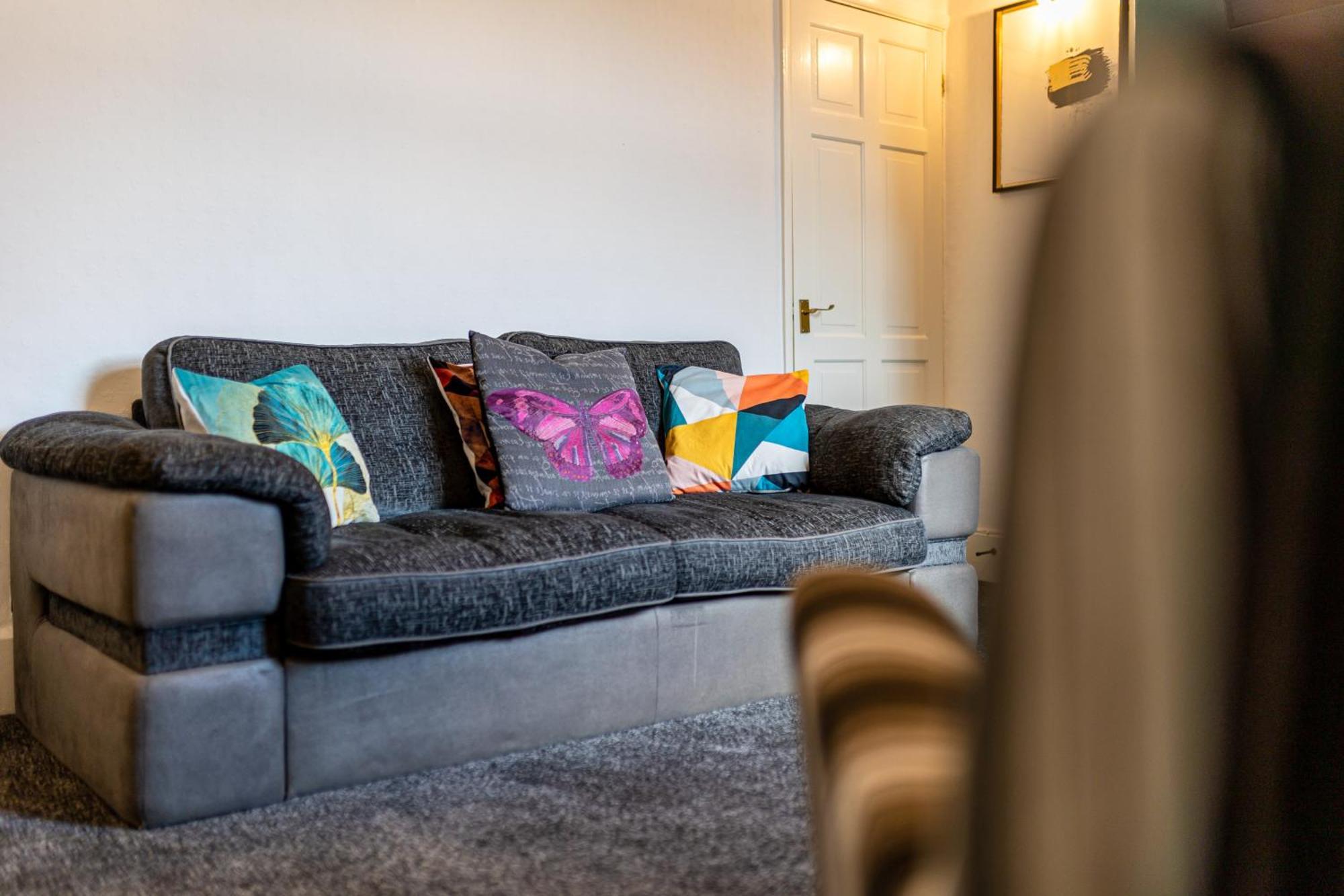 Coronation House By Yourstays - 3 Bedroom House In Newcastle-Under-Lyme Stoke-on-Trent Esterno foto