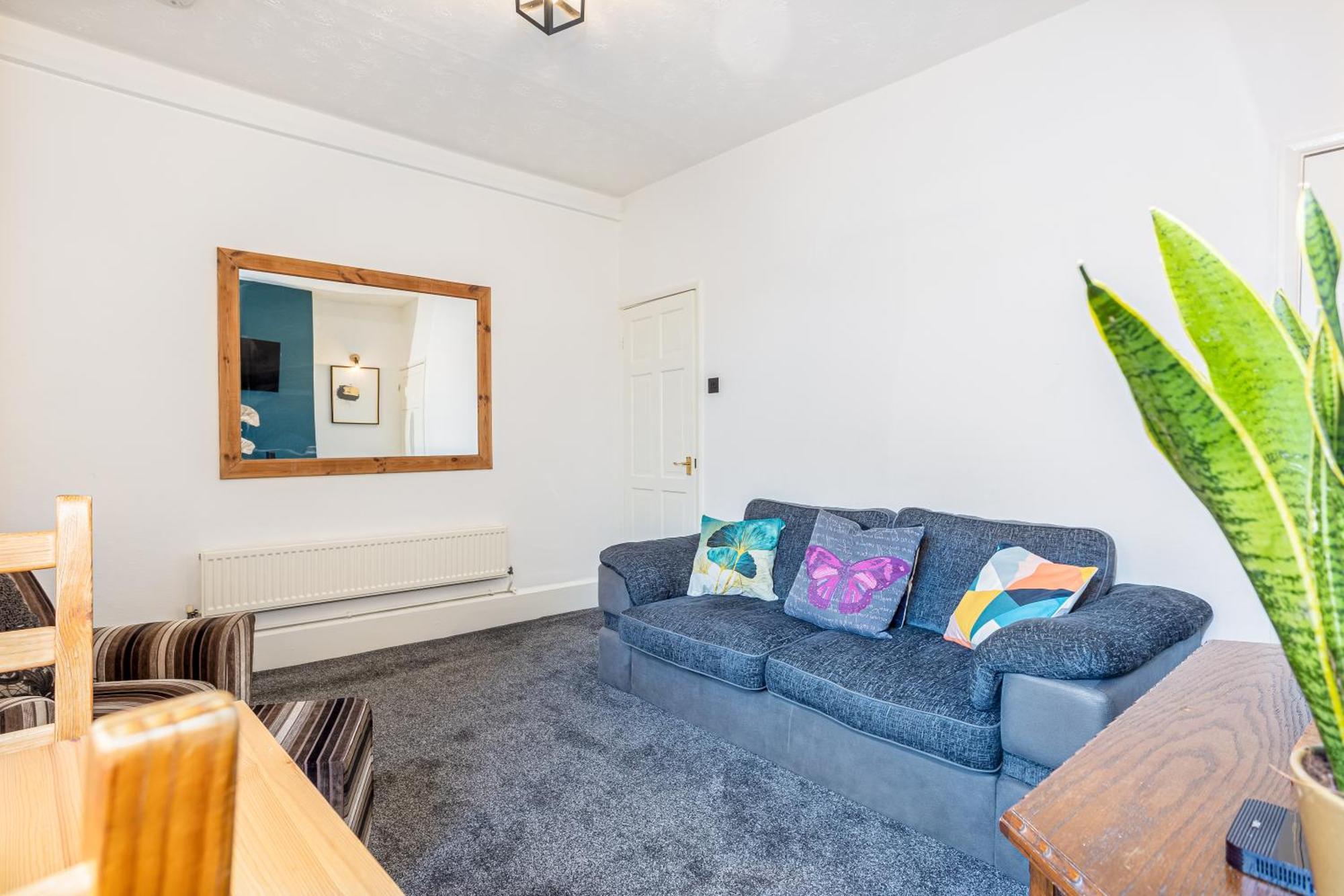 Coronation House By Yourstays - 3 Bedroom House In Newcastle-Under-Lyme Stoke-on-Trent Esterno foto