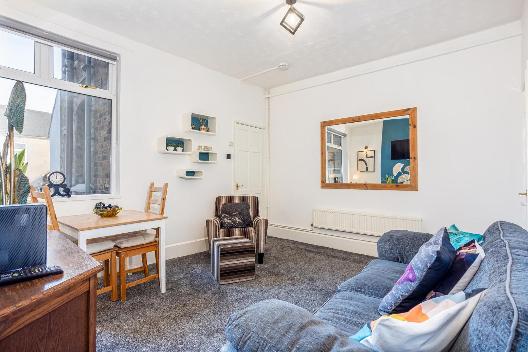 Coronation House By Yourstays - 3 Bedroom House In Newcastle-Under-Lyme Stoke-on-Trent Esterno foto