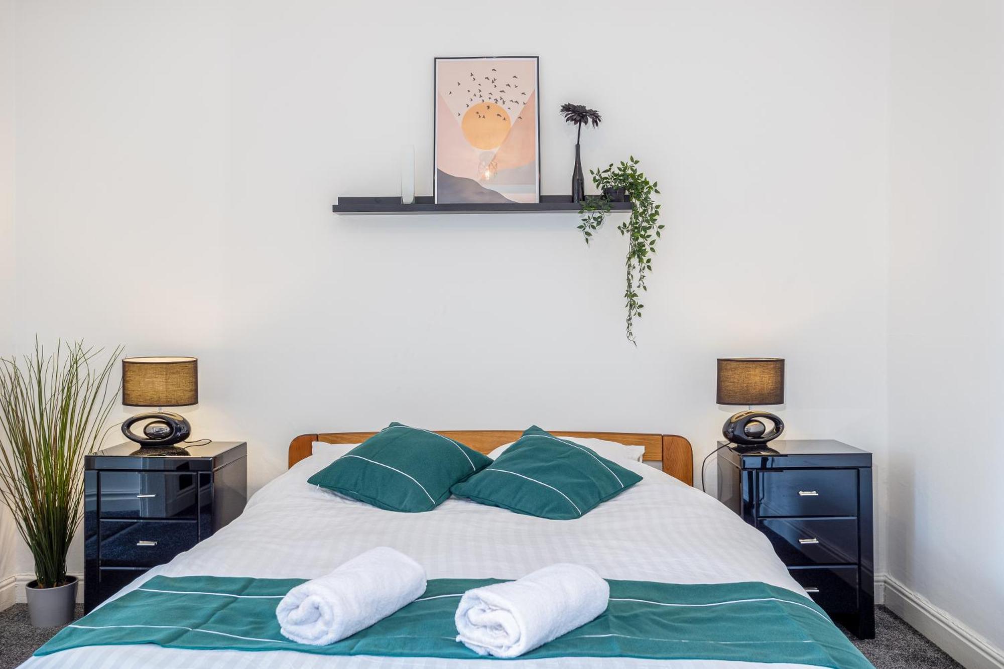 Coronation House By Yourstays - 3 Bedroom House In Newcastle-Under-Lyme Stoke-on-Trent Esterno foto
