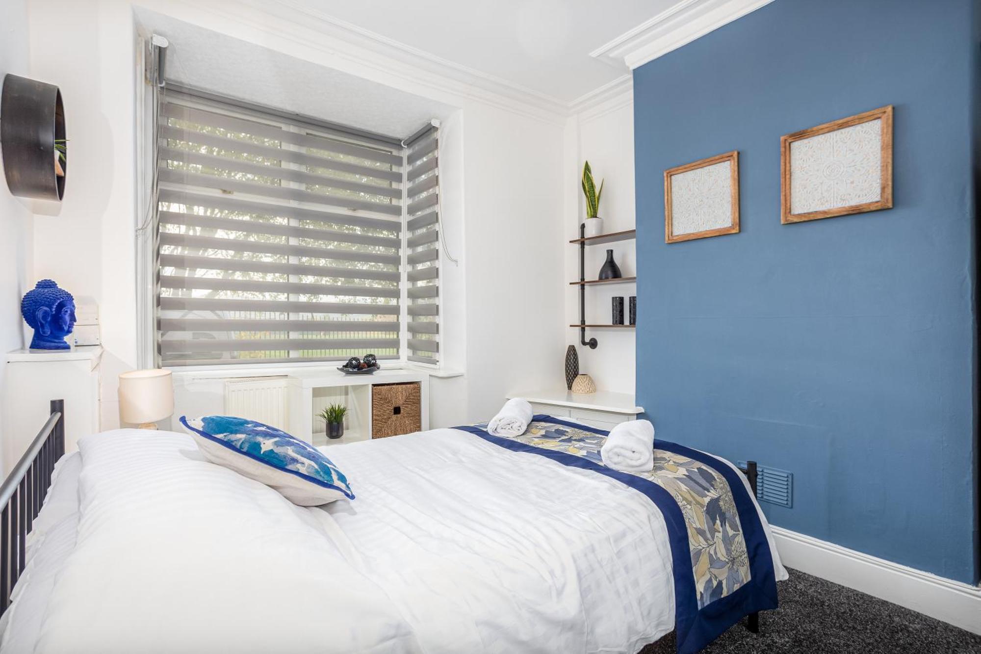 Coronation House By Yourstays - 3 Bedroom House In Newcastle-Under-Lyme Stoke-on-Trent Esterno foto