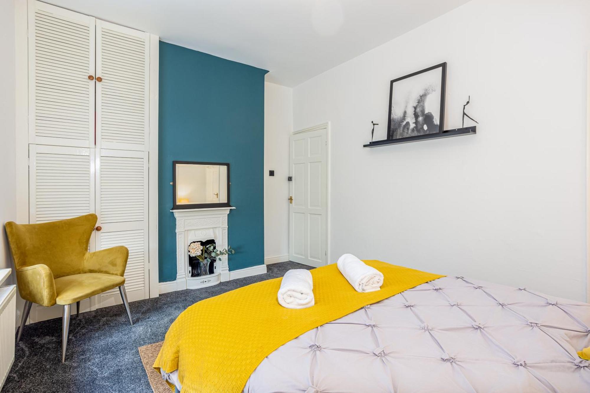 Coronation House By Yourstays - 3 Bedroom House In Newcastle-Under-Lyme Stoke-on-Trent Esterno foto